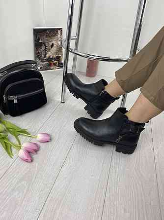 Injers Модні жіночі шкіряні демісезонні черевики весна-осінь на низькому каблуці чорні (617) р. Коломия