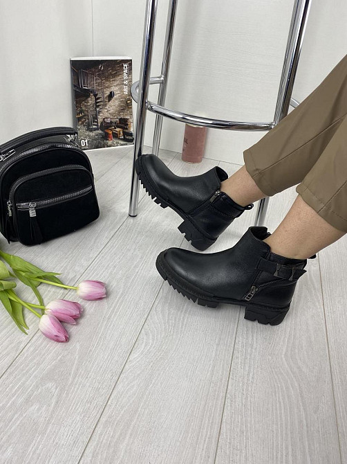 Injers Модні жіночі шкіряні демісезонні черевики весна-осінь на низькому каблуці чорні (617) р. Коломия - фото 4