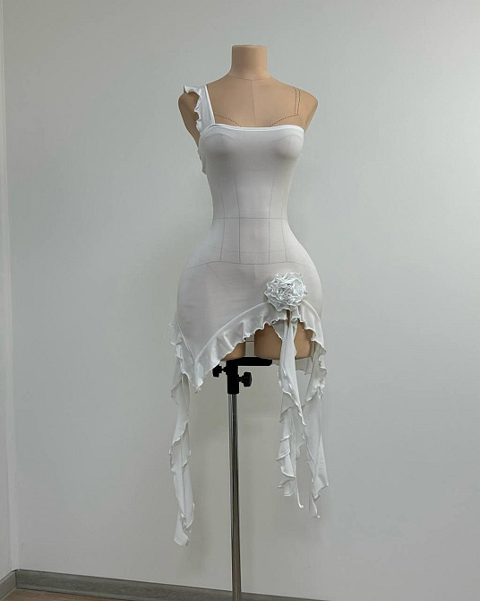 Женское стильное вечернее платье из микродайвинга Белый Одесса - изображение 1