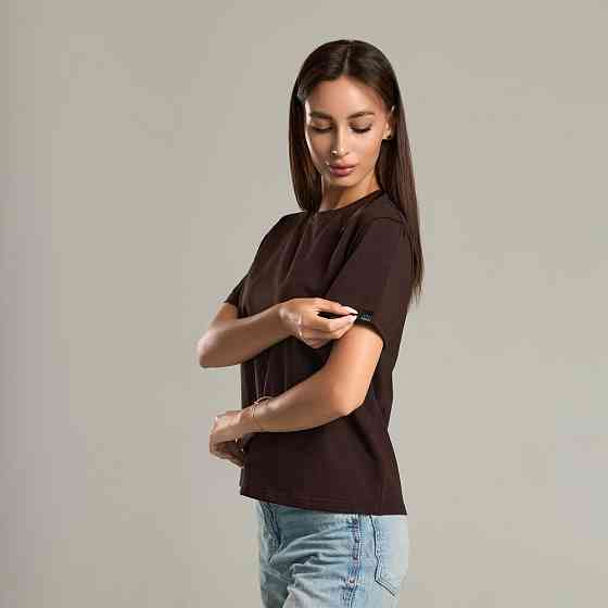 Шоколадная базовая женская футболка Pobedov Freedom. Хлопковая трендовая шоколадная женская футболка Киев