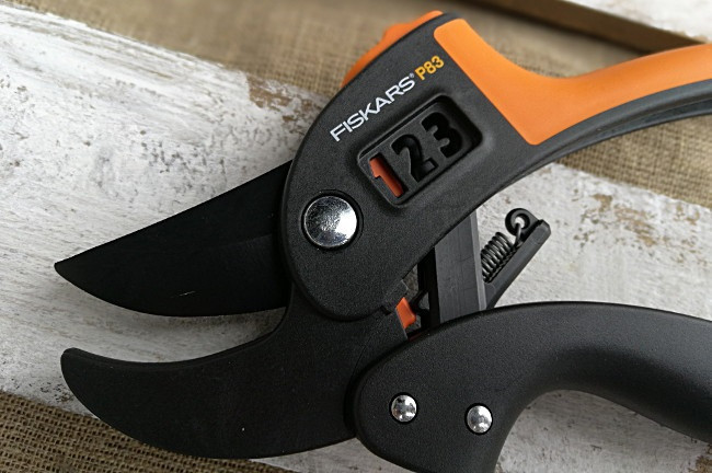 Контактний Секатор з храповим механізмом PowerStep™ Fiskars P83 (111670/1000575) Нововолинськ - фото 6