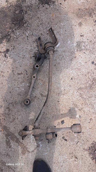 Продается передний рычаг подвески в сборе на ВАЗ Калина моделей 2117, 2118, 2119 Киев - изображение 1