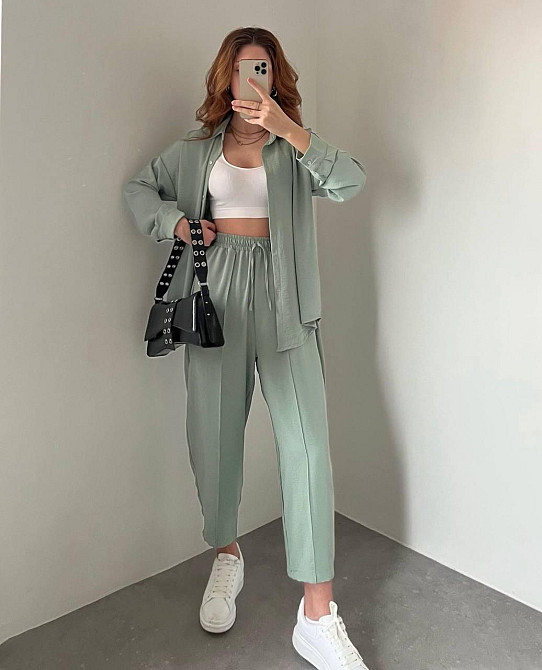 Женский легкий брючный костюм двойка: рубашка и брюки американский креп Оливка, 44/46 Одесса - изображение 5