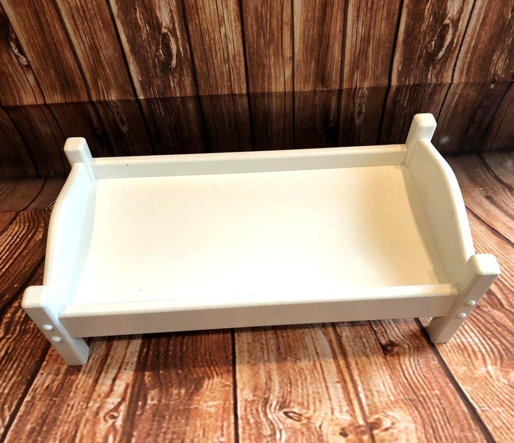 Кровать для кукол 