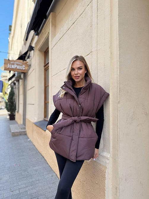 Жіноча тепла жилетка з поясом плащівка еммі на силіконі Шоколад, 46/48 Одеса - фото 6