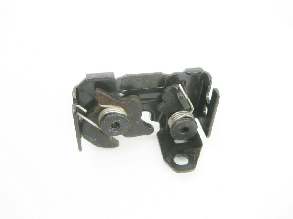 Mercedes-Benz  A2048800260 Замок - фіксатор капота бічний нижній C-Class W205 GLC X253 E-class W213 E-class Coupe C238 CLS C257 E-class W212 C-Class W Одесса - изображение 1