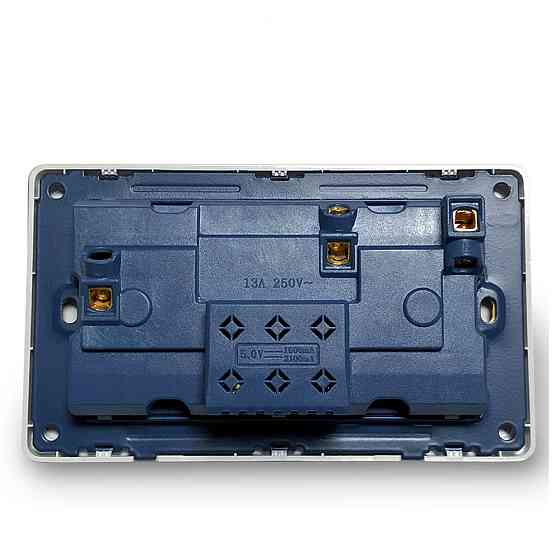 Універсальна розетка Delviz з кнопками живлення, індикаторами та USB-A – глобальна сумісність у вашій оселі (13А, 250V) + 2 USB (5V 1,5-2,1A) DZ-E4-11 Миколаїв