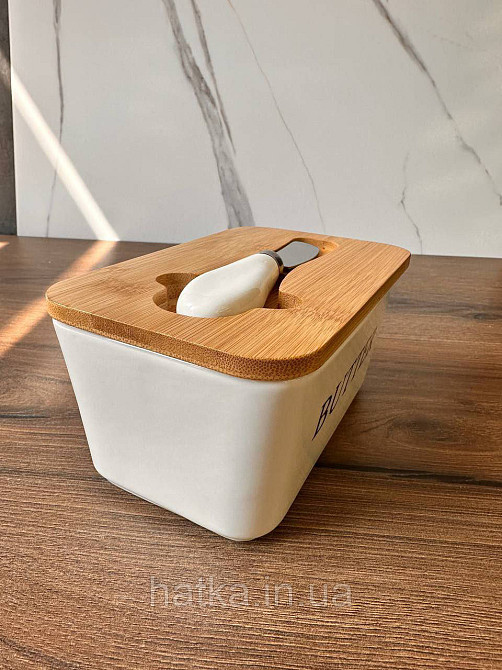 Маслянка керамічна з дерев'яною кришкою й ножем "Butter" 16*10*8 см Київ - фото 2