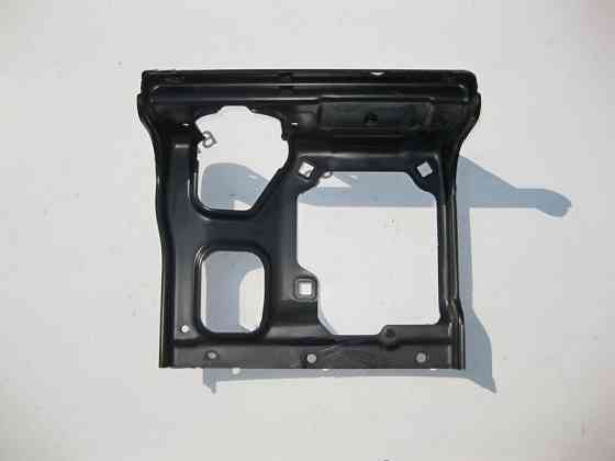 Mercedes-Benz  A2196201016 Центральна опора верхньої поперечної планки радіатора CLS C219 Одеса