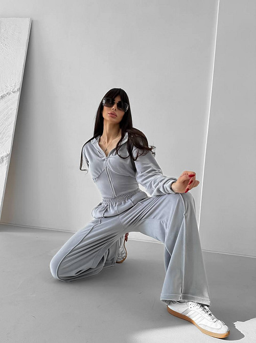 Жіночий прогулянковий костюм-двійка: кофта на блискавці та штани з велюру Сірий, 46/48 Одеса - фото 9