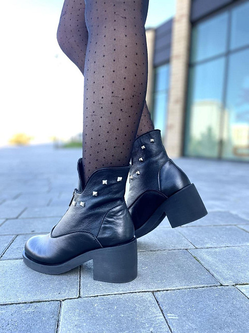 Черевики жіночі LaDi чорні натуральна шкіра зима высота 16см каблук 7см (2213) Коломия - фото 2