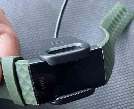 Фітнес- браслет: FitBit Київ