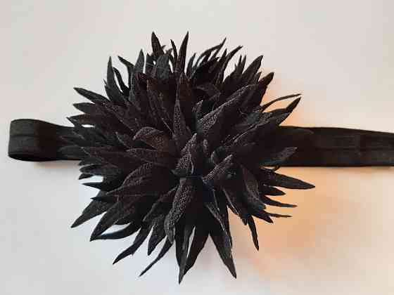 Дитяча красива чорна пов'язка - окружність 38-60см, квітка 9см Київ