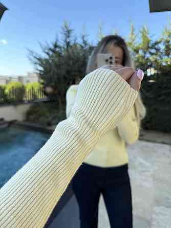 Жіночий базовий светр з оригінальною декорацією у формі сердечка + стрази машинне в'язання Жовтий Одеса