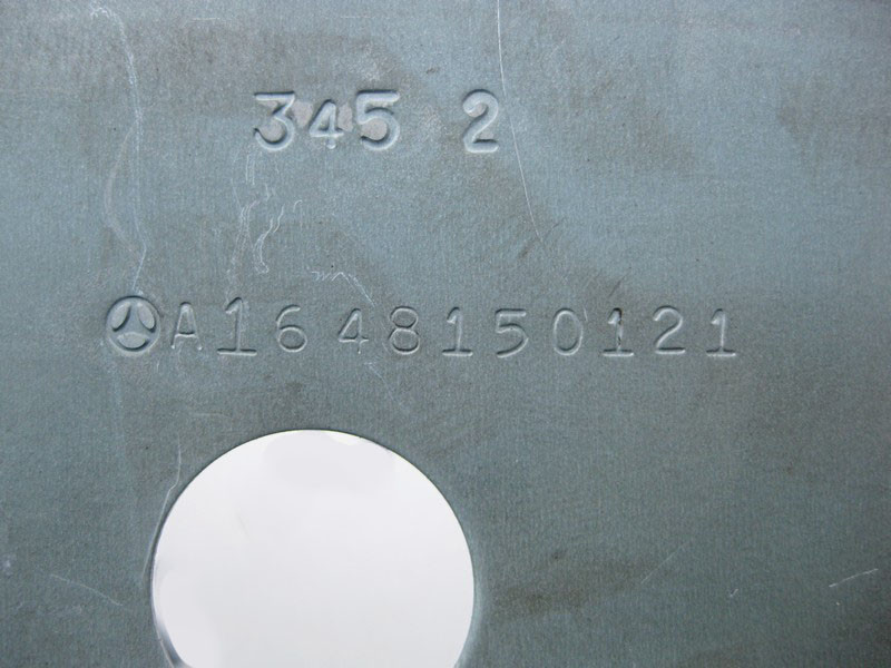 Mercedes-Benz  A1648150121 Кронштейн - опора під 2-м рядом сидінь праворуч GL X164 Одесса - изображение 3