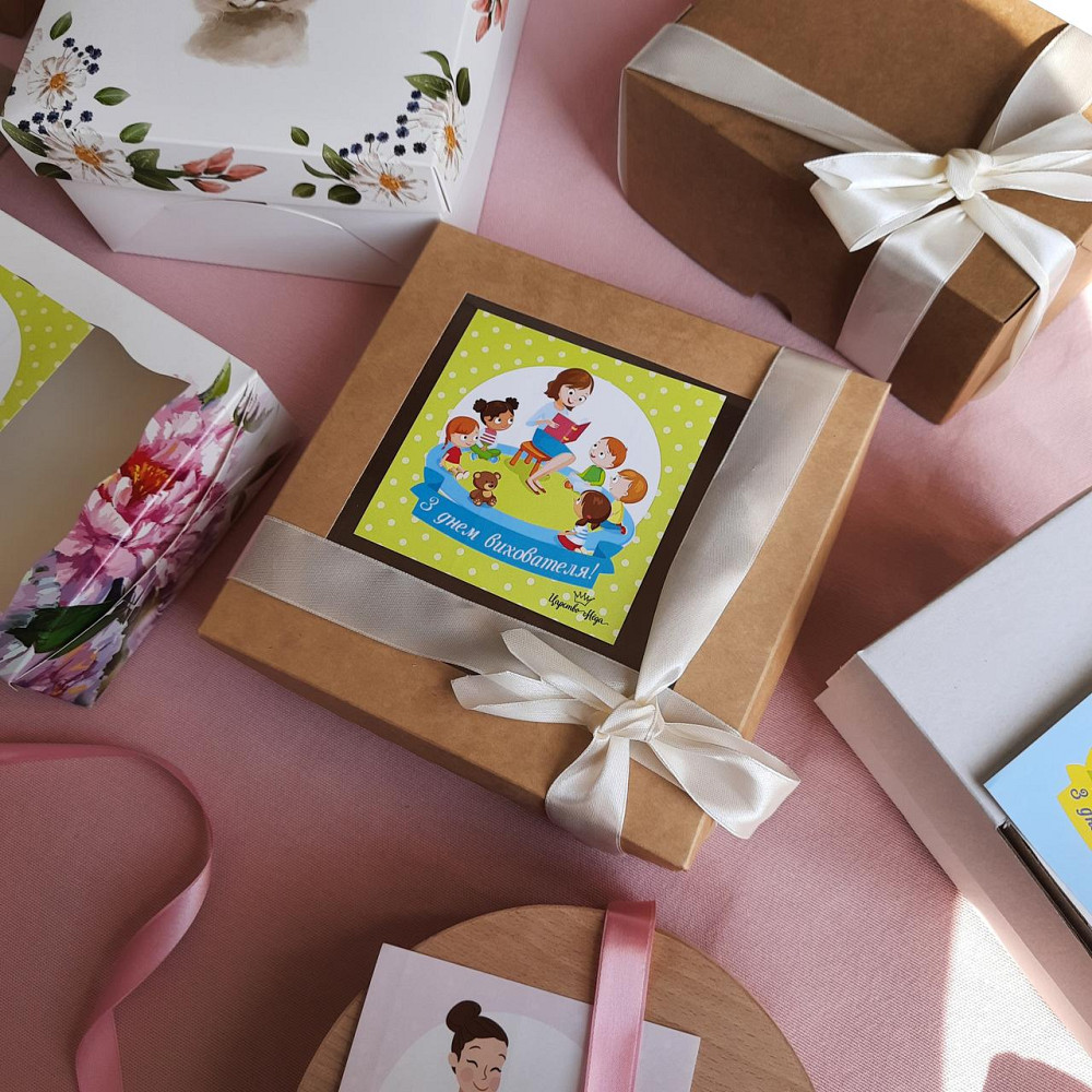 Подарунок на день вихователя №9 у шпоновій коробочці, крем мед зі свічкою. Одеса - фото 3