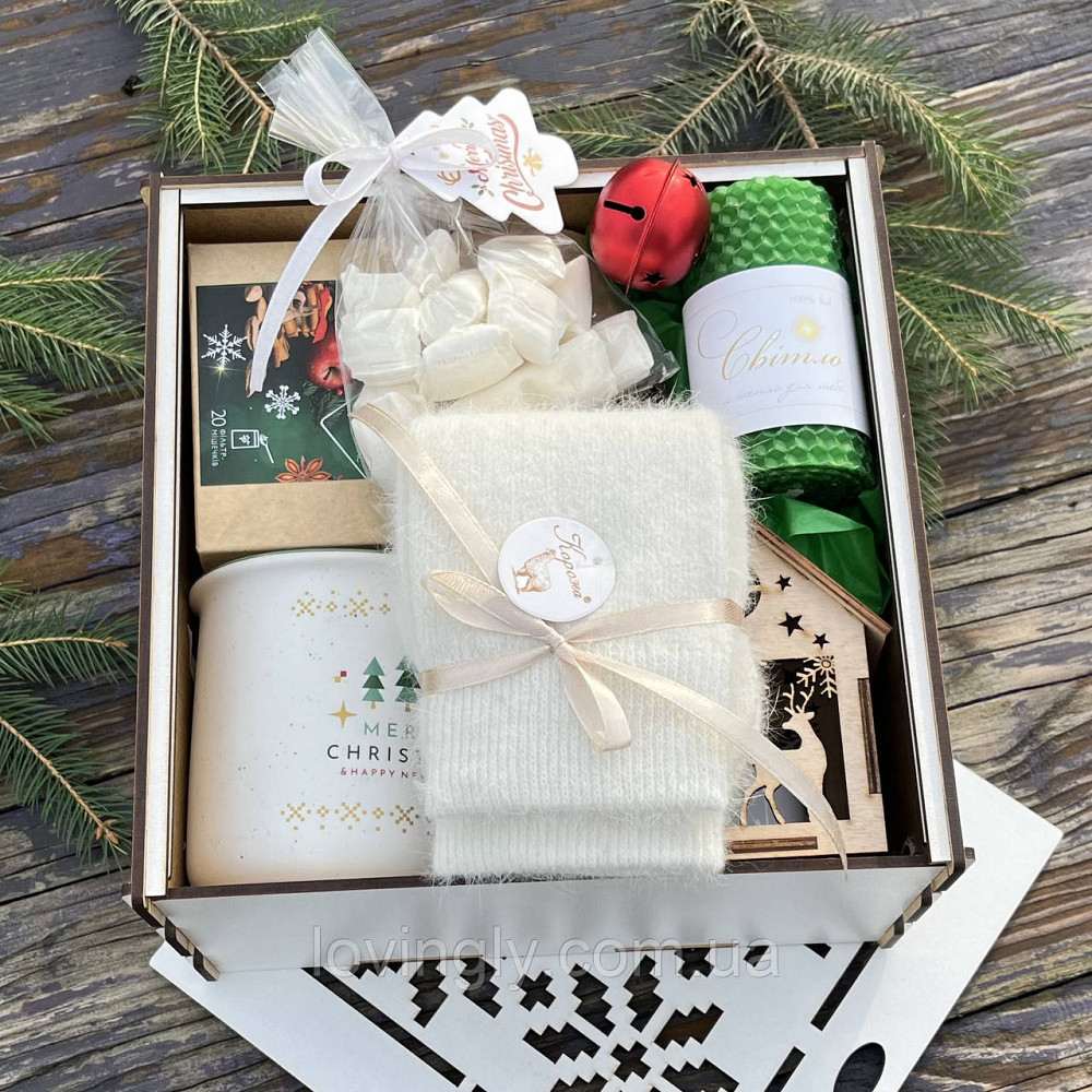 Подарочный набор на Новый год в коробке из дерева: чашка 480 мл, чай, свеча, фонарик, парварда, носки Ирпень - изображение 4