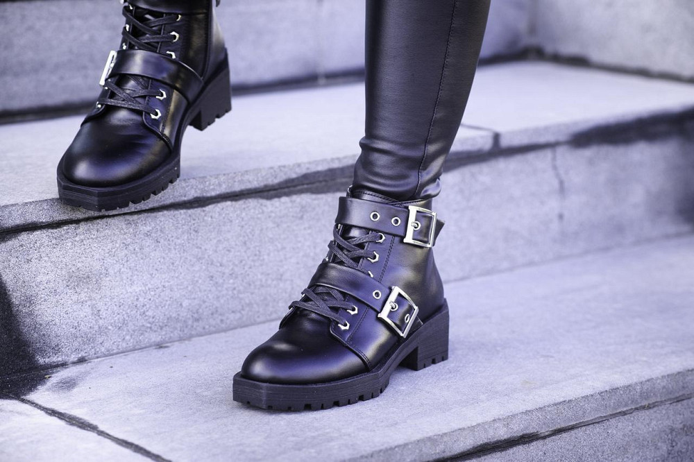 Черевики жіночі шкіряні демісезонні весна-осінь на низькому ходу чорні (2761) р. 38-40 / Череви Коломия - фото 1