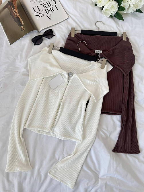 Жіноча тепла романтична кофта з відкритими плечима на блискавці теплий трикотаж рубчик Шоколад Одеса - фото 6