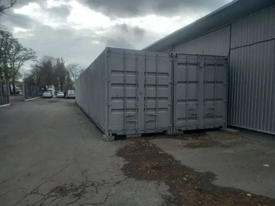 Оренда Контейнера 40 футового. Повністю відновлений і зашитий, зроблена підлога і електрика з освітленням. Територія на червоній лініх Б.Хмельницького Дніпро