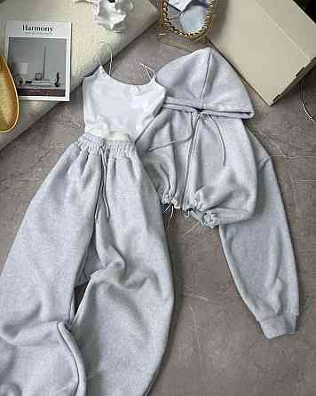 Женский теплый прогулочный костюм - тройка: укороченная кофта, топ и брюки в стиле оверсайз двухсторонний флис + микродайвинг Серый Одесса