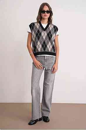 Женский теплый оверсайз жилет с геометрическим орнаментом Одесса