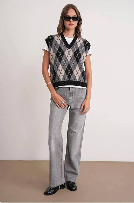 Женский теплый оверсайз жилет с геометрическим орнаментом Одесса - изображение 3