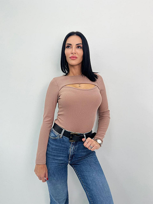 Трикотажна кофтинка з розрізом на грудях "Kiss" оптом I Батал Київ - фото 7