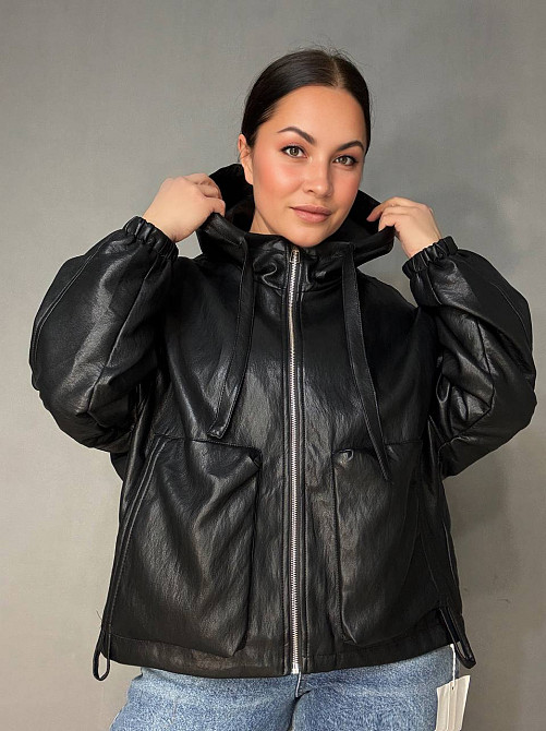 Куртка жіноча Ou Mai JY-08 з екошкіри з капюшоном оверсайз чорна, чорний, XL Київ - фото 6