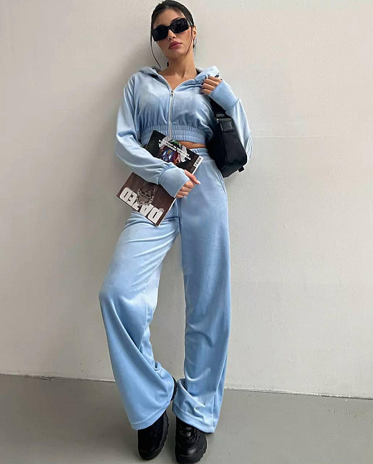 Женский повседневный велюровый костюм двойка с широкими брюками и укороченной кофтой плюшевый велюр Голубой, 46/48 Одесса - изображение 1