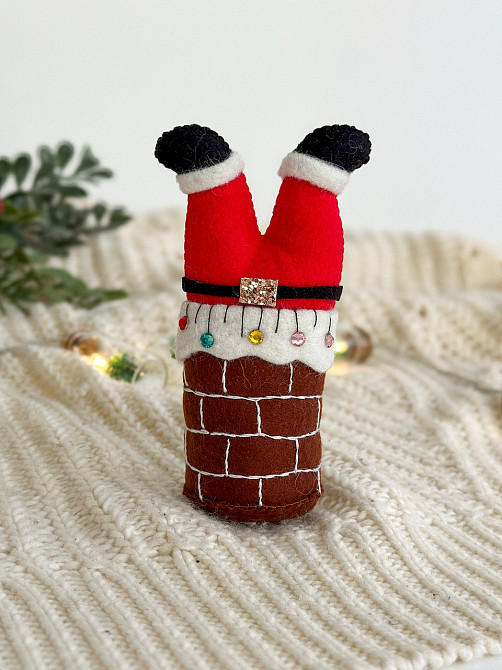 "Новорічна ялинкова прикраса з фетру ручної роботи - Санта застряг в димарі" Київ - фото 3