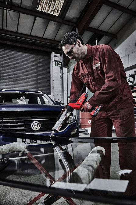 Пистолет для герметиков аккумуляторный MILWAUKEE, C18 PCG/310C-201В Одесса - изображение 3