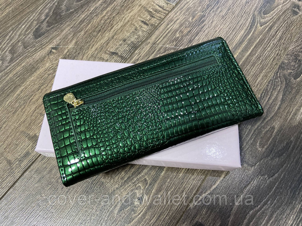 Лаковий зелений жіночий гаманець на магнітах з натуральної шкіри Marco Coverna MC-403-6061 Київ - фото 8