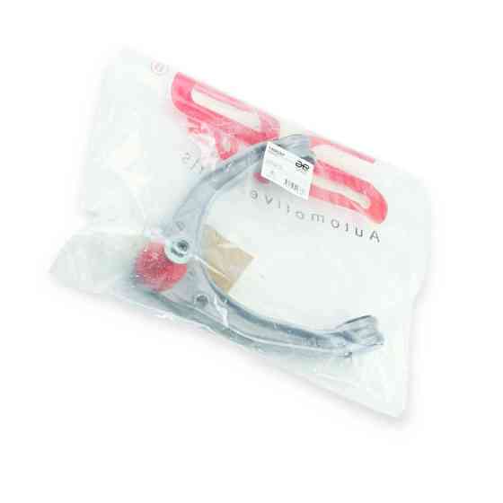 Рычаг подвески Ауди Q7, Фольцваген Туарег, Porsche Cayenne верхний (06-16) передней Мукачево