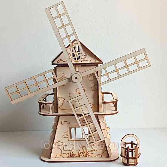 Декоративний дерев'яний млин. Декор для пекарні або кав'ярні. Ірпінь