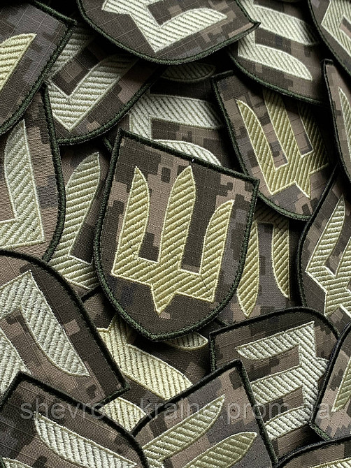 Шеврон общевоенный. Желтый трезубец на пикселе. (Форма щит. На липучке) Размер 8x7см Киев - изображение 2