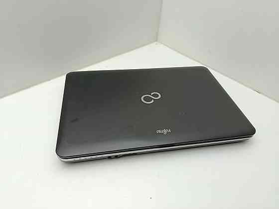 Ноутбук Fujitsu LifeBook A512 Pentium 2020m\4\0\ АКБ+ (товар вживаний) Луцьк