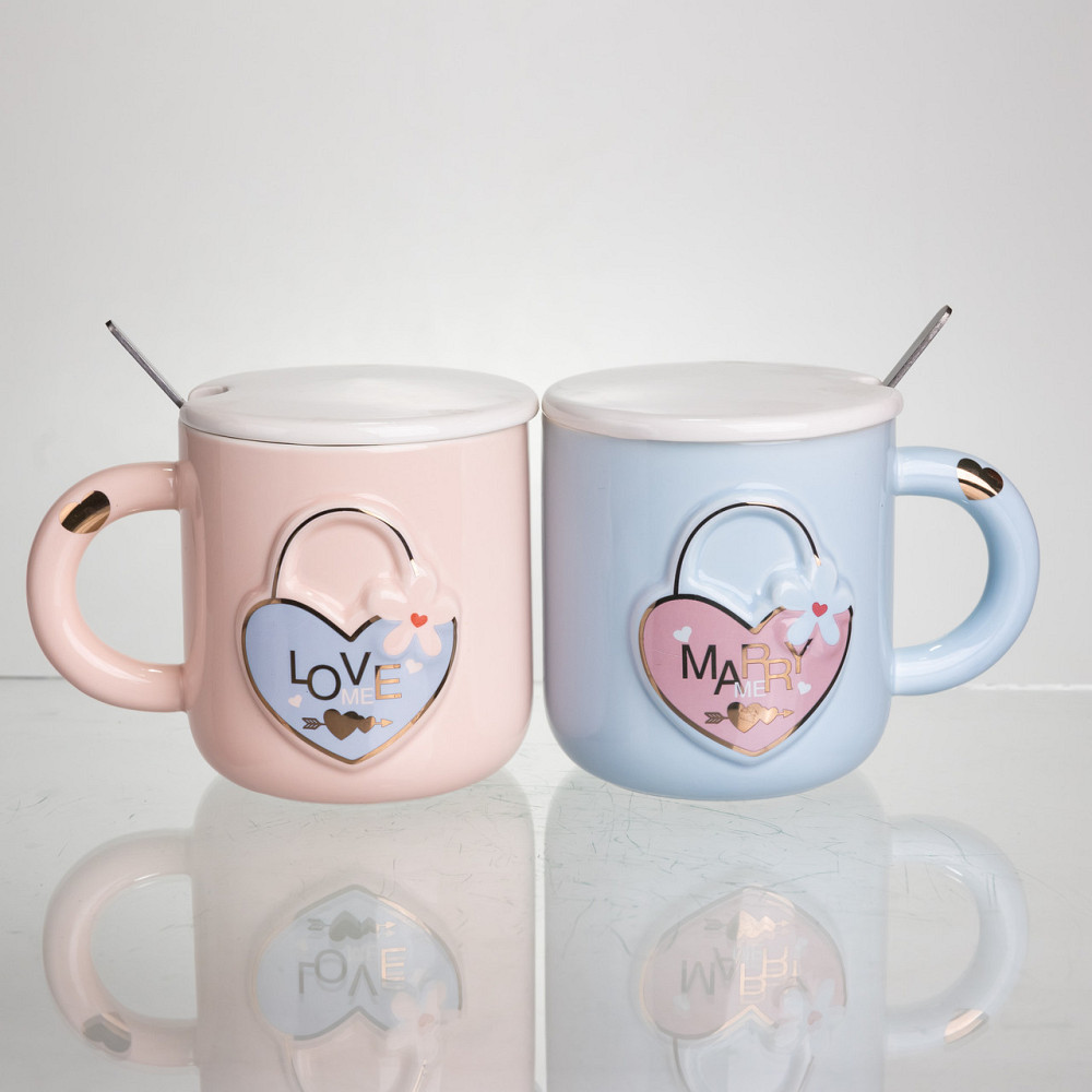 Набор парных фарфоровых чашек с сердцем 2 (шт) по 400 (мл) чашки на подарок с крышкой и ложкой Розовый с голубым FM-32 Коломия - фото 1