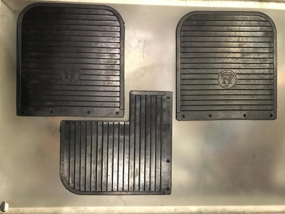 Бризговик (крила) УРАЛ (компл) Мукачево - фото 1