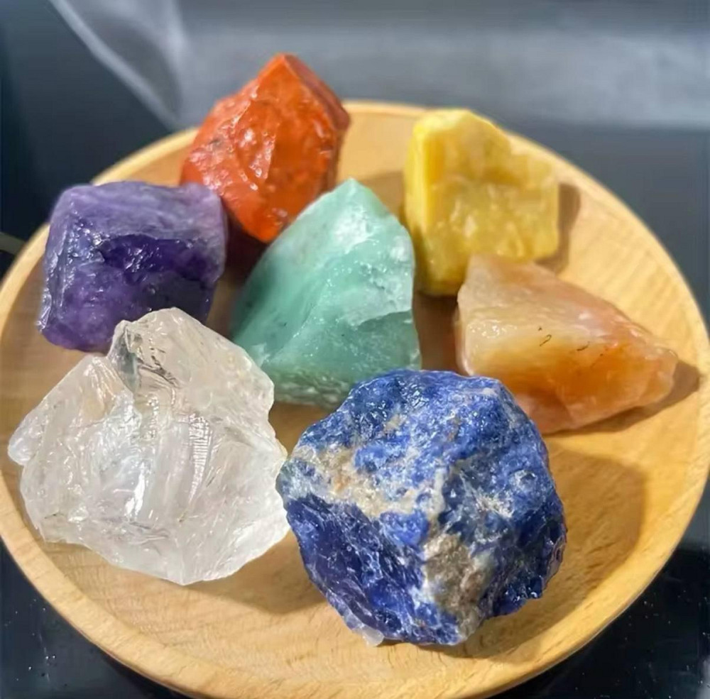 Набор из 7шт. натуральных необработанных кристаллов, энергетических минералов и камней чакры в мешоч Киев - изображение 1