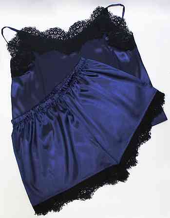 Піжама жіноча атласна майка і шорти з мереживом Темно-синій 44 Харків