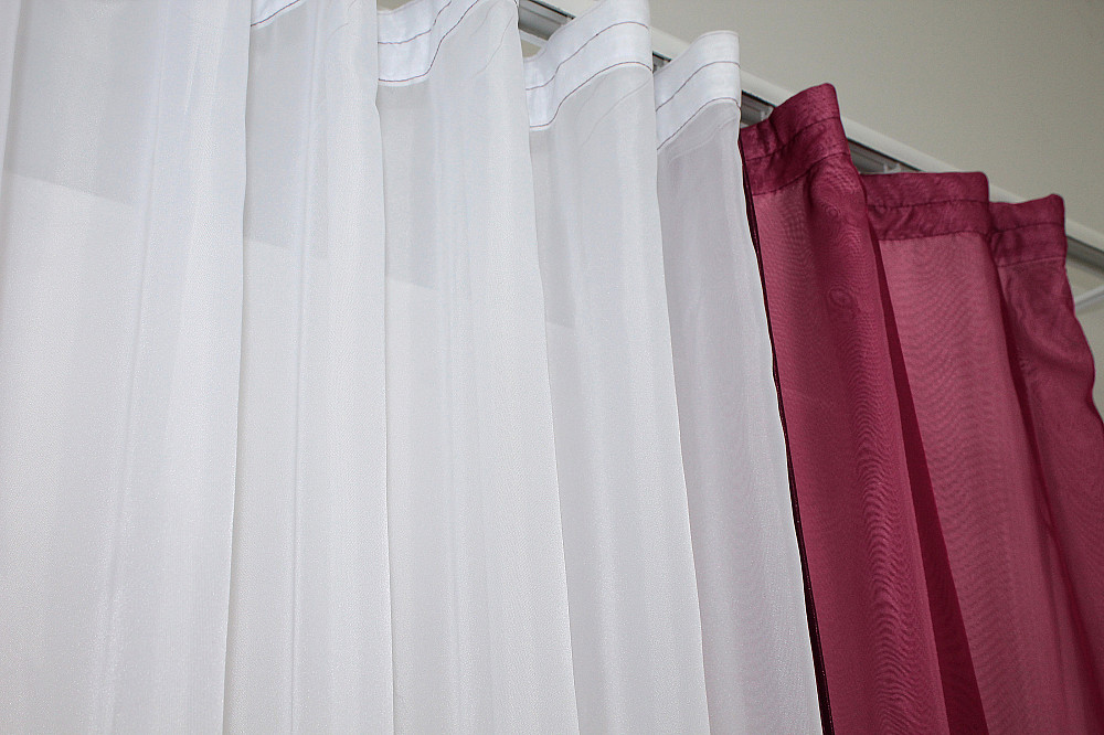 Кухонний комплект VR-Textil № 051к тюль і шторки з підв'язками бордовий з білим 280х170 см (50-437) Київ - фото 4