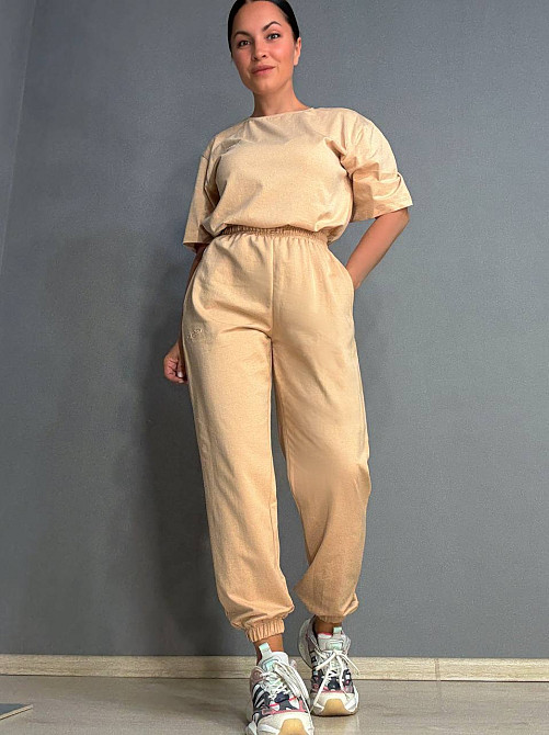Костюм женский CAPPITONE 101213 футболка оверсайз и брюки джоггеры с надписью бежевый, бежевый, L Киев - изображение 16