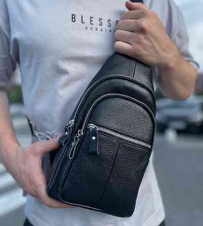 Мужская сумка-слинг из натуральной кожи на одно плечо черная TIDING BAG Киев