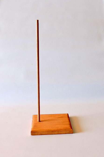 Подставка для кукол 