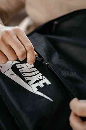 Рюкзак спортивный мужской городской черный Найк Белый значок, молодежный вместительный рюкзакMasterSem Киев