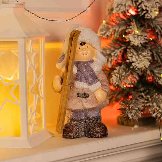 Yiwu Новорічна фігурка Дівчинка з лижами з фарфору 12×10×22 (см) новорічний декор для дому, ква Коломия