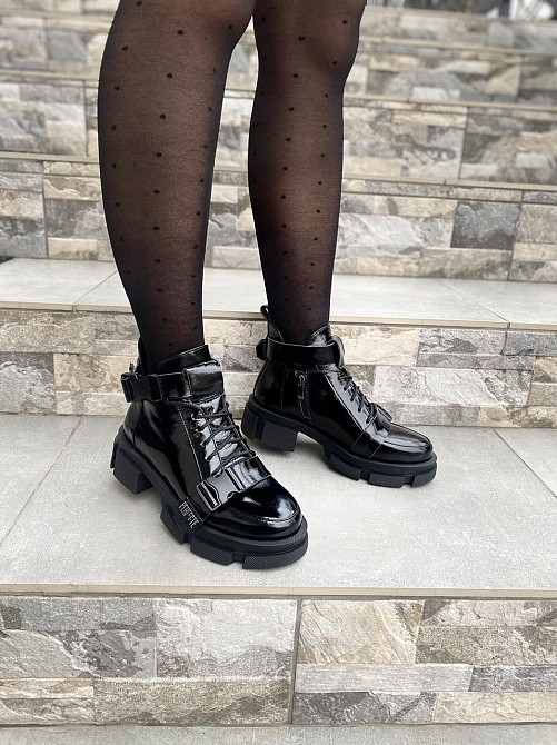 SOTHBY'S Черевики жіночі Sothby's чорні шкіра лакована висота 11см (M-1742 4331) 36-40 Коломыя - изображение 2