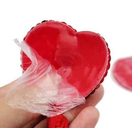 Наклейки на груди з паєтками та кісточками 5 на 4,5 см червоний Київ