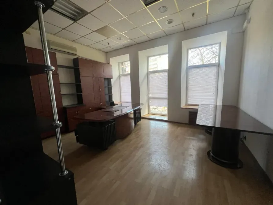 Оренда Офіс в центрі міста, 6 кабінетів. Просторі, світлі, висока стеля. Є місце під генератор. Дніпро - фото 6